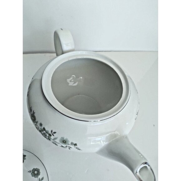 1960’s Vintage Johnson Bros Snowhite Meadowvale Green Floral Teapot 6 Cup - Picture 6 of 13